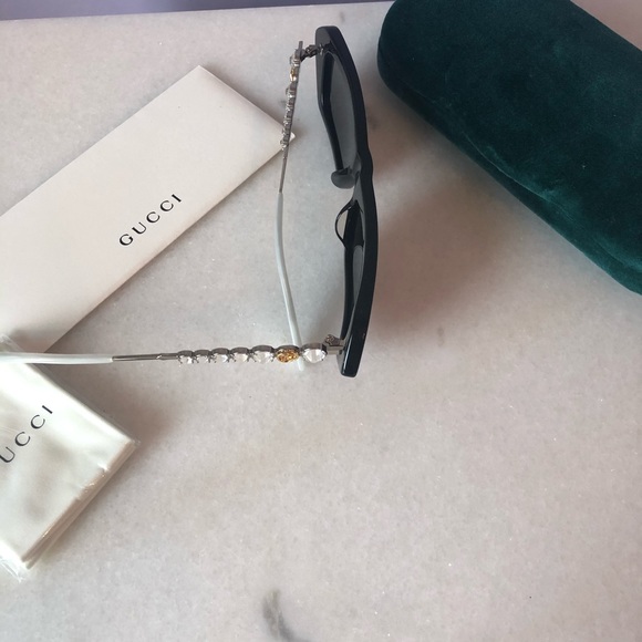 *New* GUCCI AUTHENTIC sunglasses - Picture 11 of 14